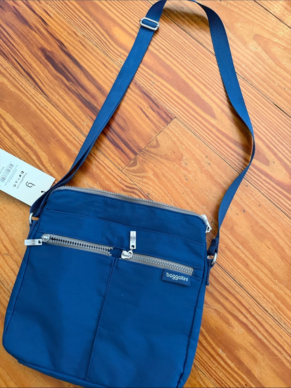 Baggallini Navy Crossbody Shoulder Bag with Silver Hardware